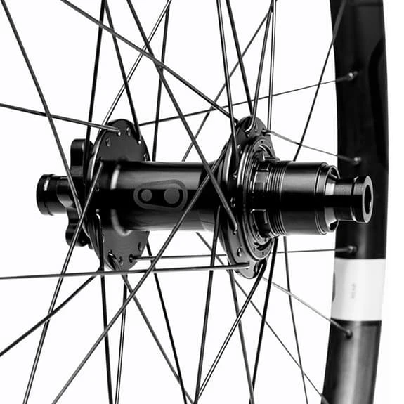 Ruota Anteriore Crankbrothers Synthesis E-Bike 27.5+' Disc Brake Asse Passante 15x110 BOOST - immagine 2