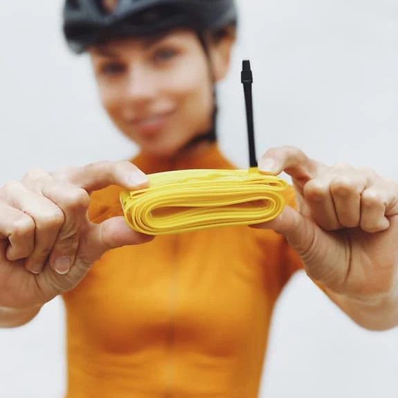 Camera D'aria Pirelli Cinturato Reinforced SmartTUBE Valvola Presta Da 60 Mm Giallo - immagine 3